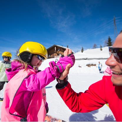 Kids are having fun with Meran 2000 ski school instructors