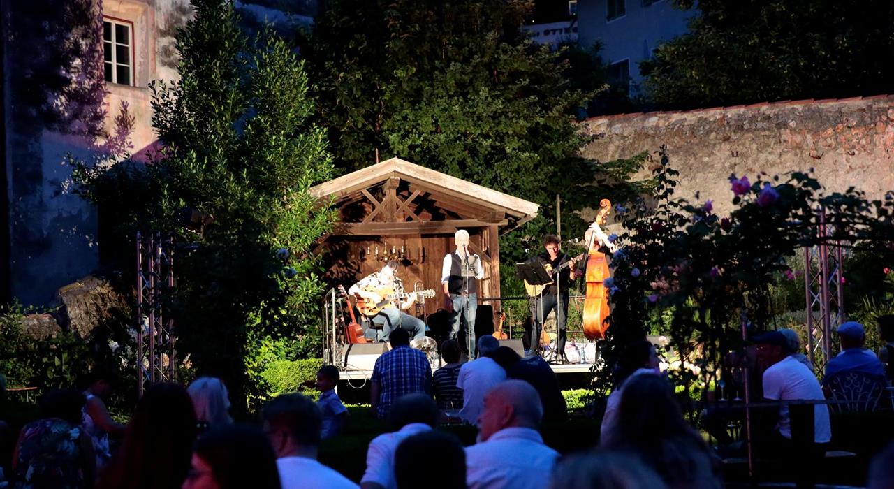 konzert-aluna-vorgruppe-die-lausbuam-ansitz-gaudententurm-tourismusverein-partschins-karin-thaler-175