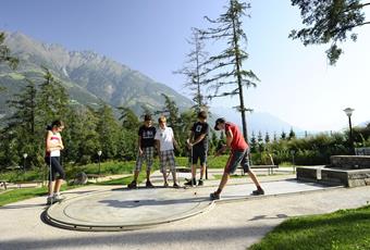 Minigolf players can also enjoy their sport in Naturno