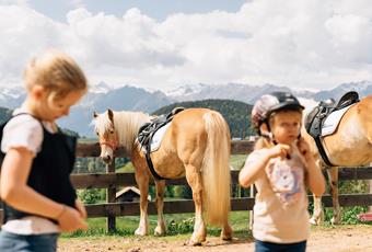 Horse riding in Jenesien