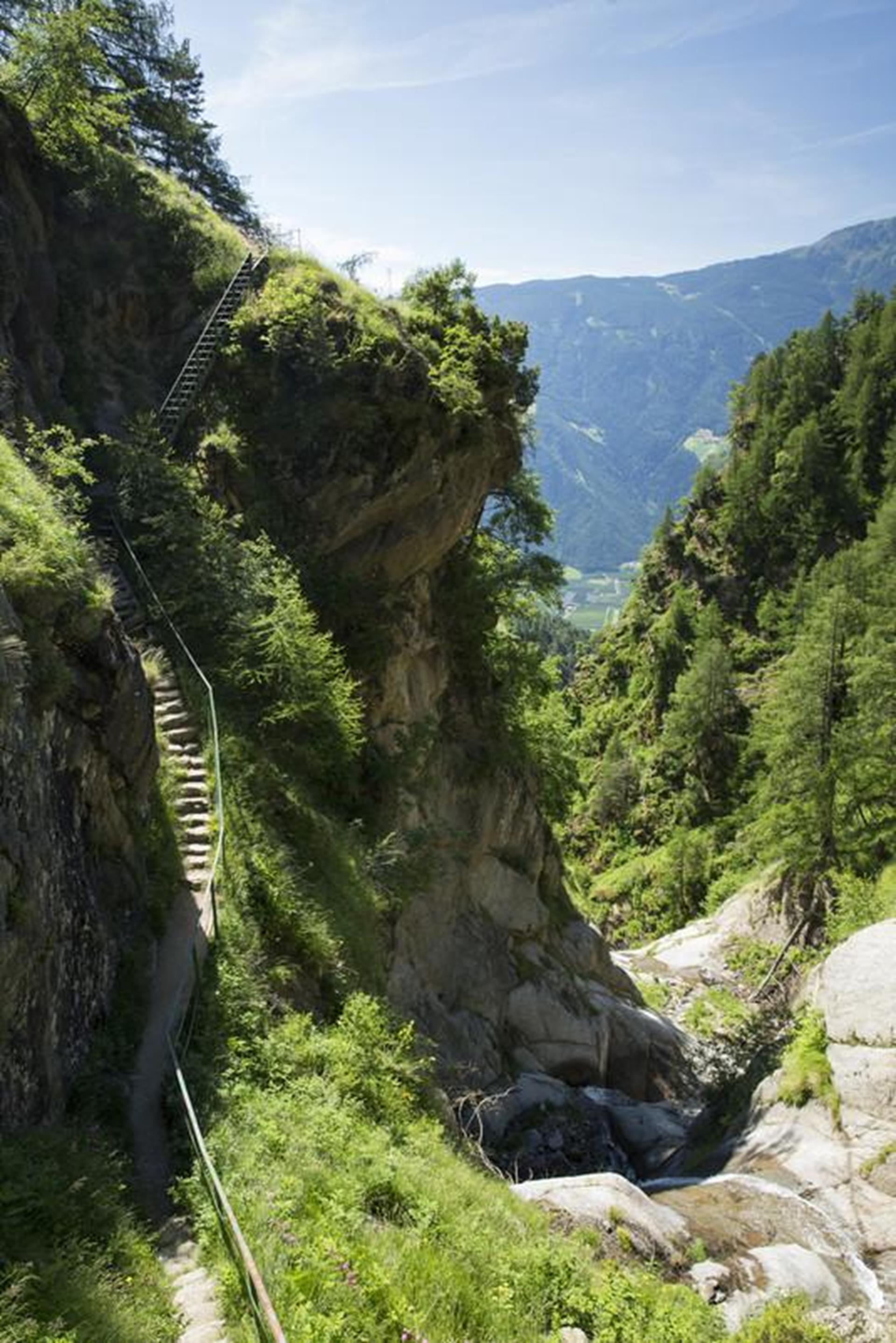 1000 Stufen Schlucht - Meraner Höhenweg - IDM Südtirol/Damian Pertoll