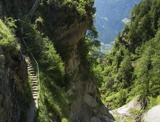 1000 Stufen Schlucht - Meraner Höhenweg - IDM Südtirol/Damian Pertoll
