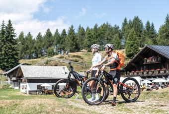 Corsi di mountain bike e tour guidati a Scena