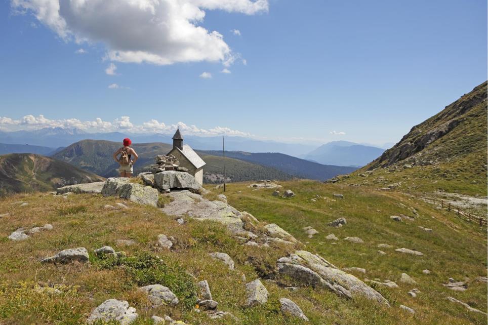 Wandern zum St. Oswald Kirchlein auf Meran 2000