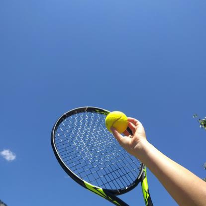 Giocare a tennis a Parcines