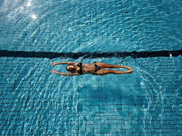 erlebnistherme-schwimmen-wasser-tg-naturns-fotostudio-2000-8