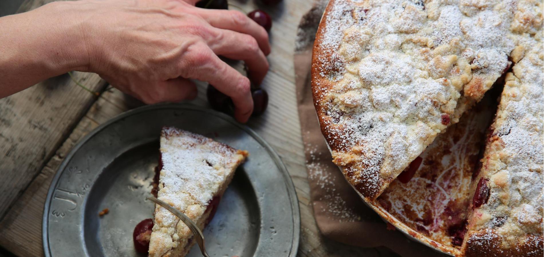 Cherry Crumble Cake