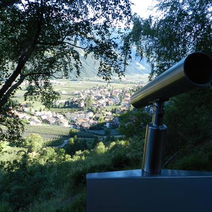Telescopes - a focus on architecture in Parcines and Rablà