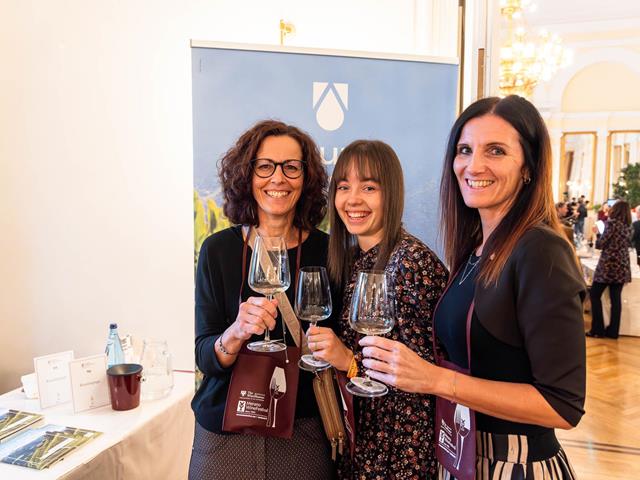 praemierung-2025-merano-winefestival-sieger-tg-naturns-peter-santer-44