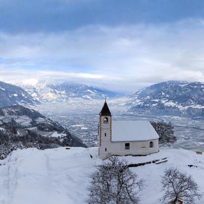 Snowshoe Hiking in Tesimo