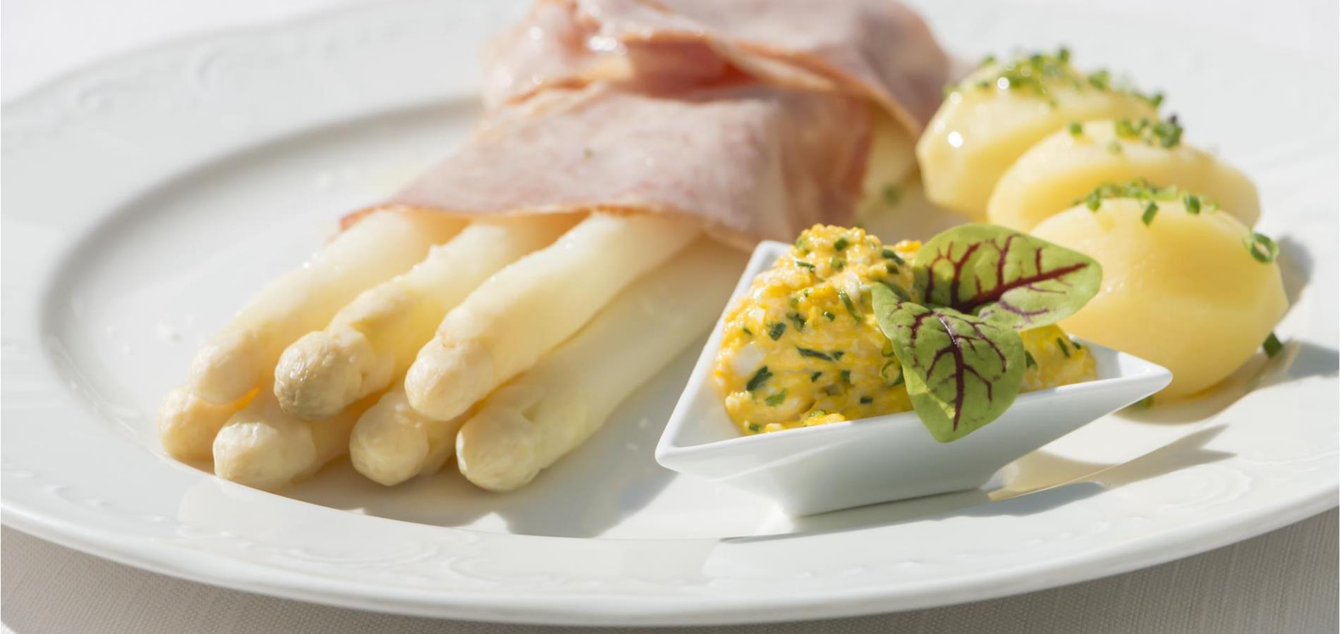 Spargel mit Bozner Sauce