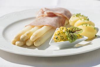 Spargel mit Bozner Sauce