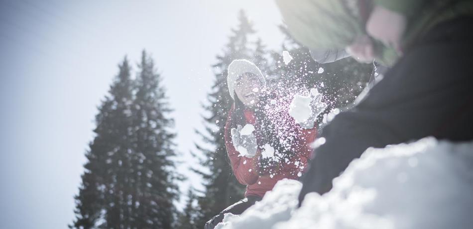 Winterurlaub mit der Familie hoch über Meran in Südtirol