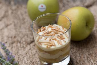 Apple tiramisù in glass