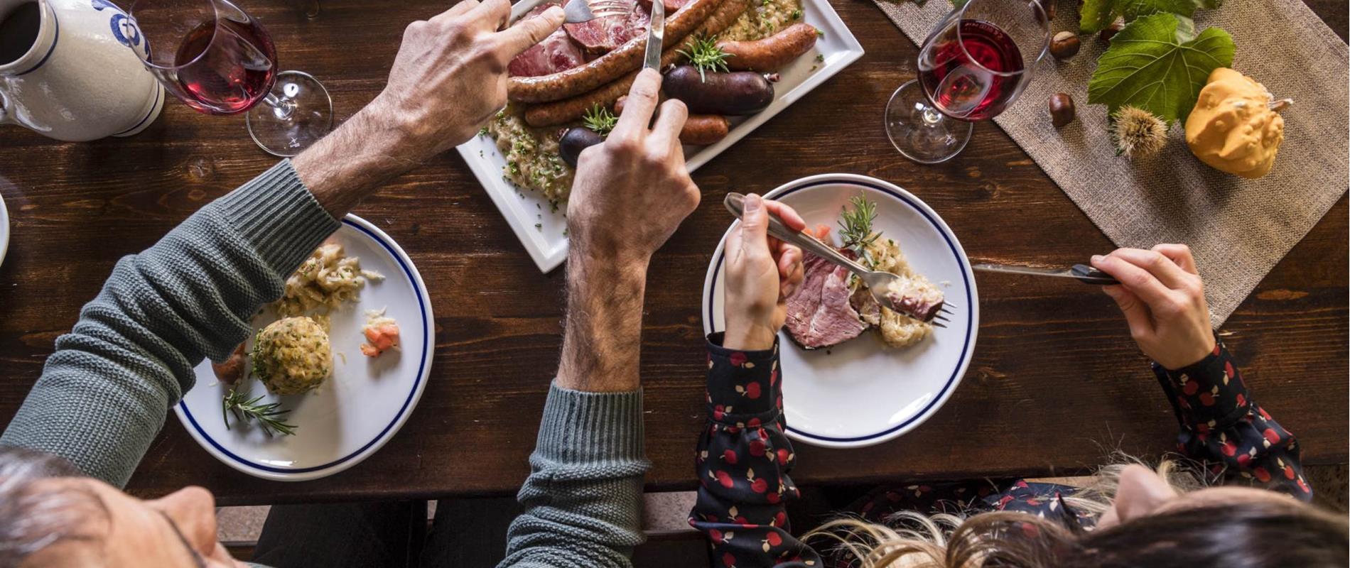 Sapori d’autunno: il piacere del Törggelen a Scena presso Merano