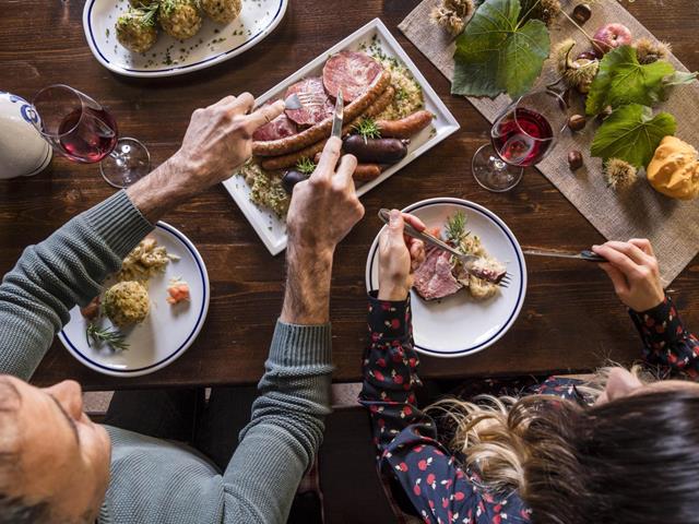 essen-und-trinken-toerggelen-schenna-suedtirol-hn