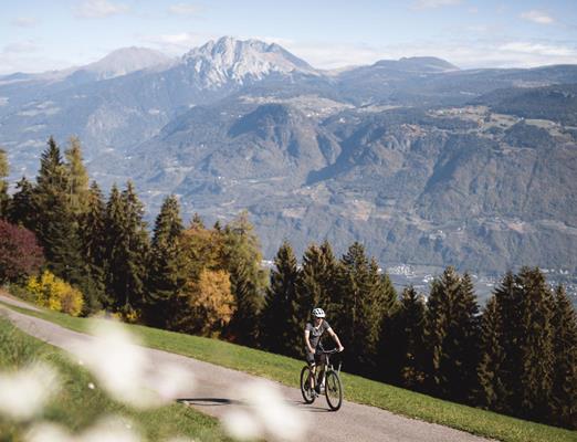 maike-descher-e-bike-fahren