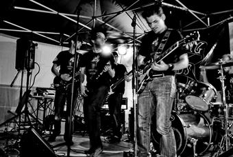 Concerto nel cortile interno del castello Stachlburg con Shocking Minds
