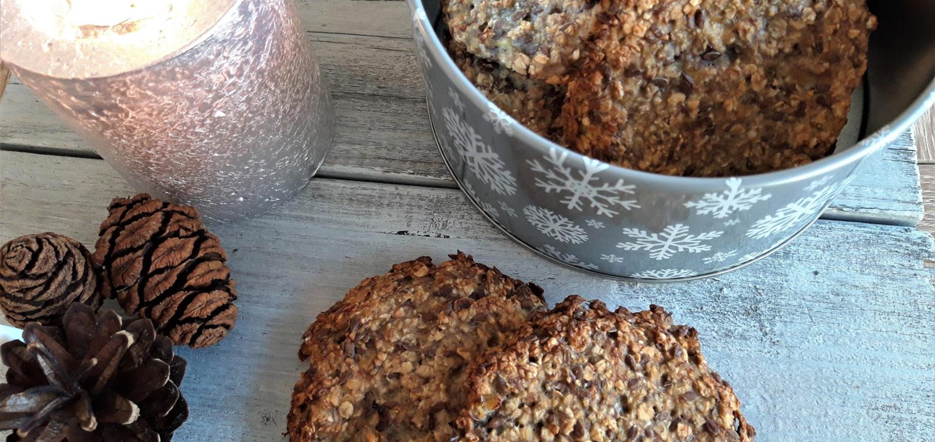 Healthy banana-oatmeal biscuits