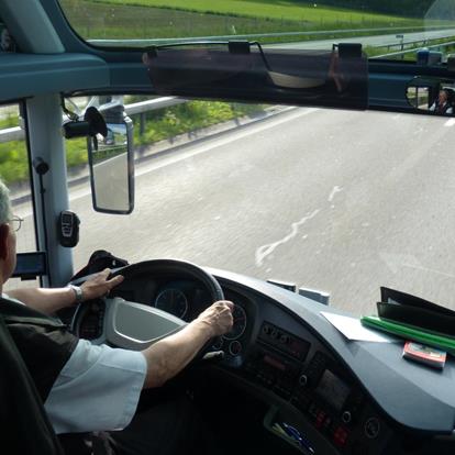 Arrivare a Tesimo-Prissiano in autobus