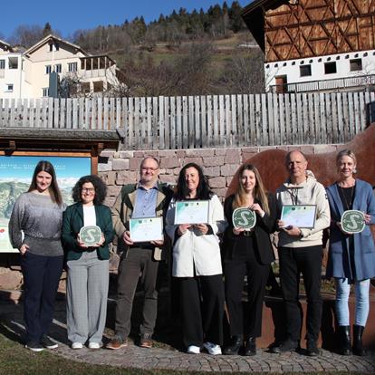 2025-02-28-gruppenfoto-nh-tschoegglberg-zertifikat-1