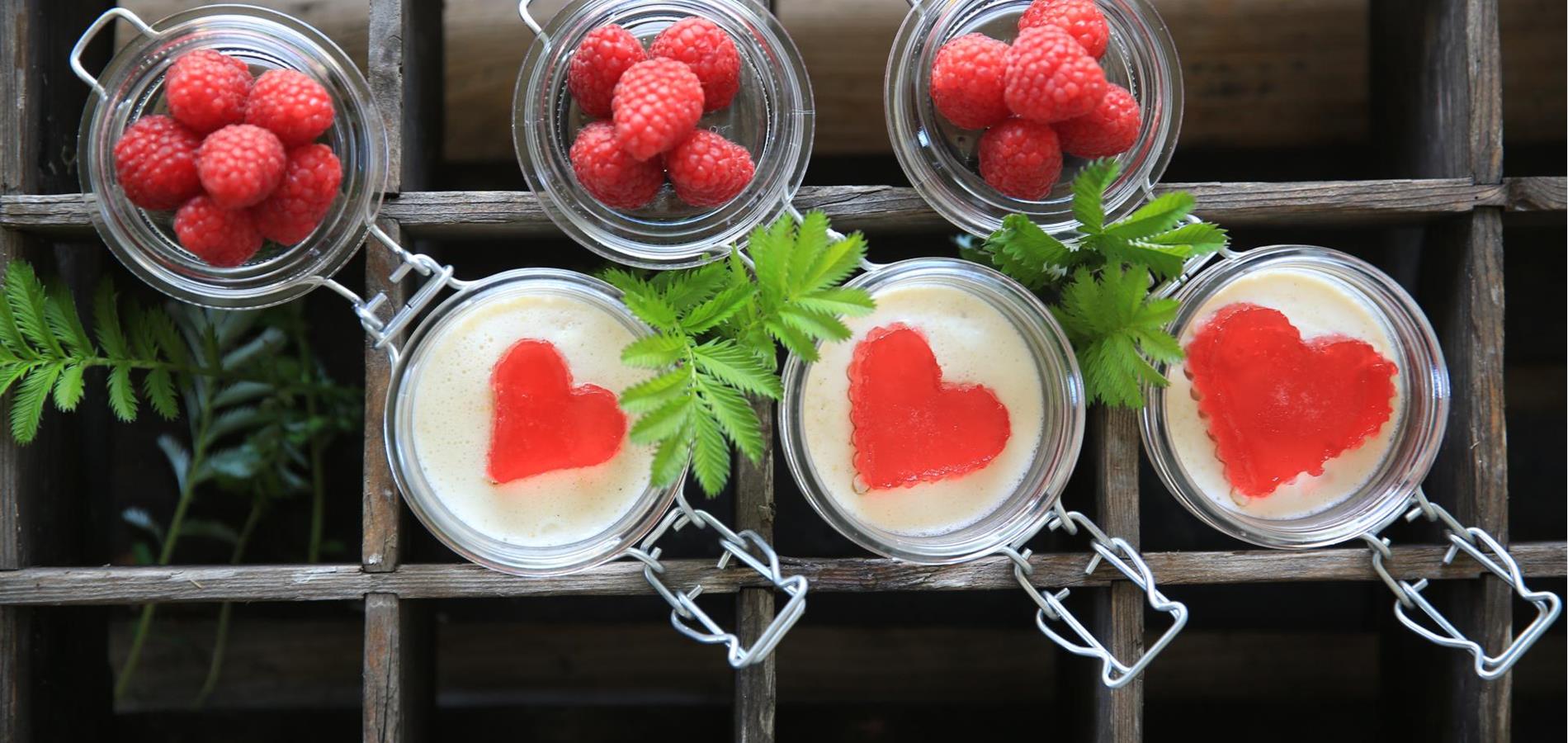 Semolina pudding with raspberry hearts