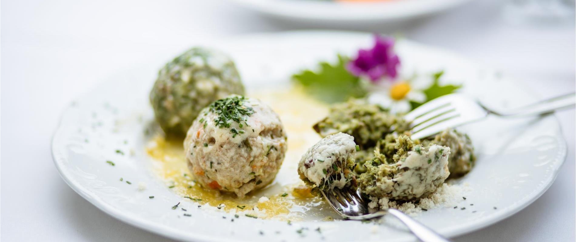 Südtiroler Küche in Dorf Tirol