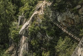 Via ferrata con ponte sospeso in Alto Adige - Via ferrata Hoachwool a Naturno vicino Castel Juval