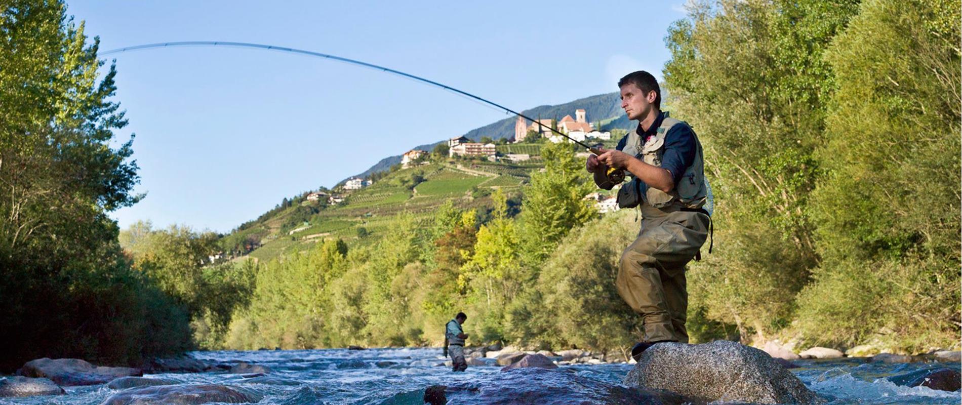 Praticare la pesca a Scena presso Merano in Alto Adige