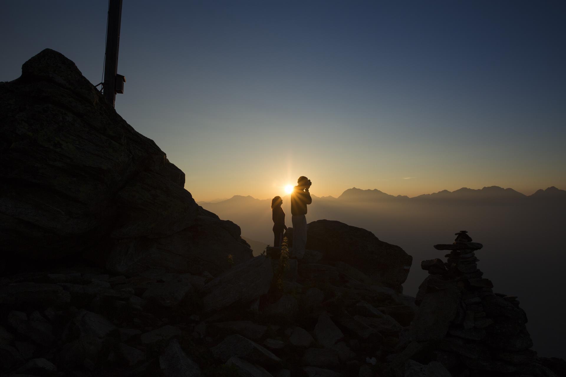 Bergsteigen-Sonnenaufgang-Gipfel-Meraner-Land-dp-1