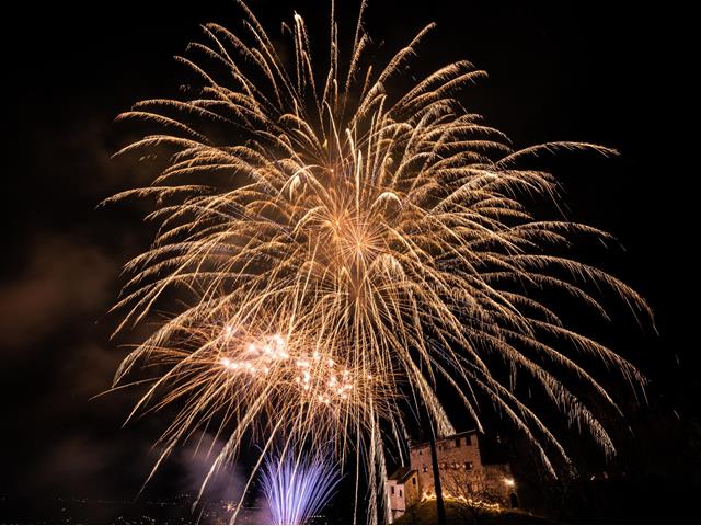 feuerwerk-weihnachten-lana-braunsberg-004