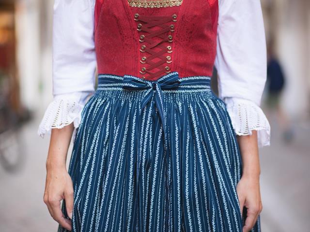 Tradition-Suedtiroler-Tracht-Meraner-Land-jp-1