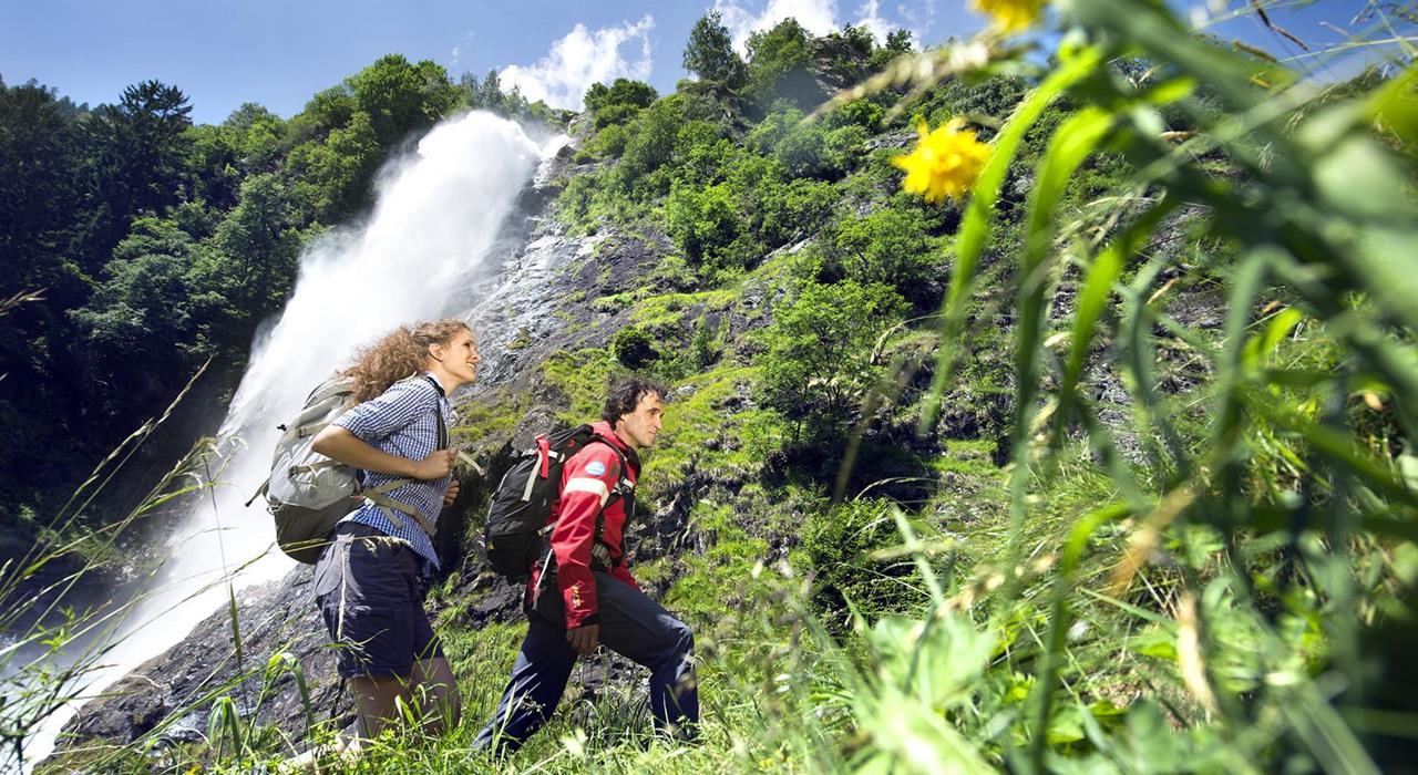 Aktivurlaub-Wandern Partschinser Wasserfall Ludwig und Frau-Partschins-HR