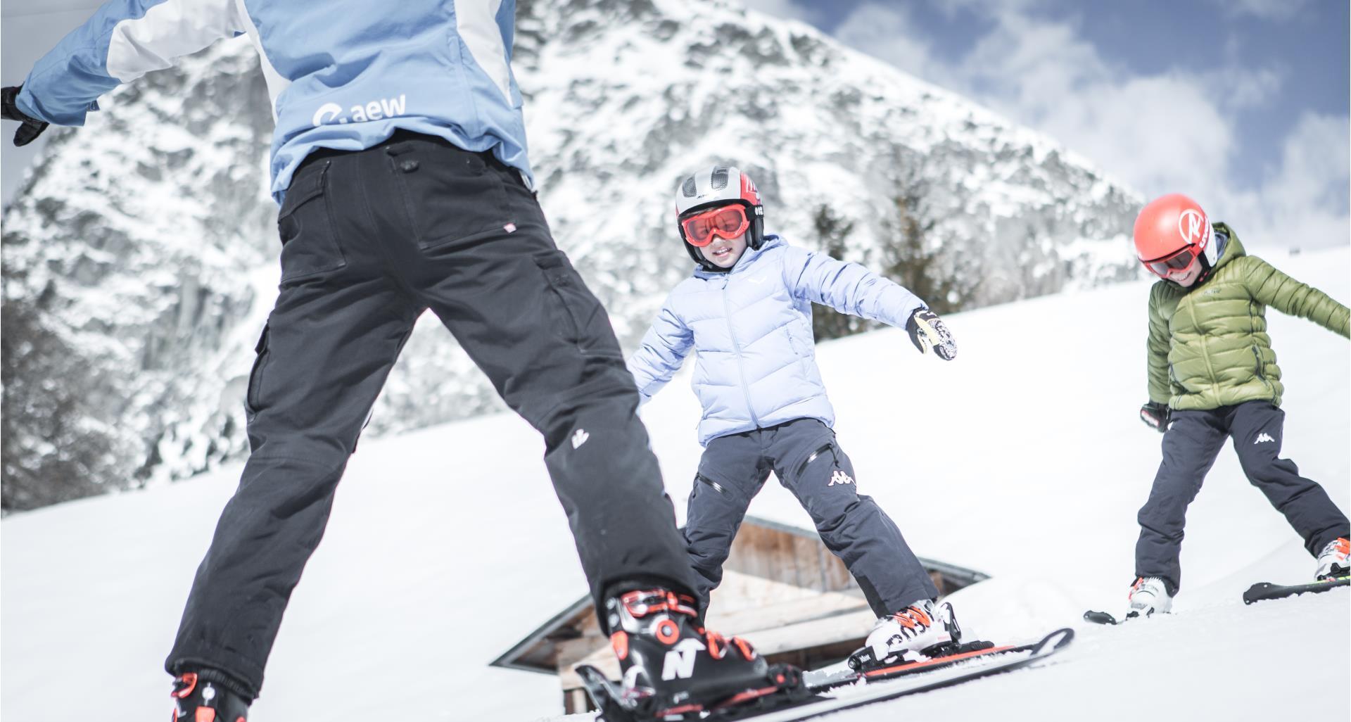 Skiing-ski-school-children-Avelengo-Verano-Merano2000-mk