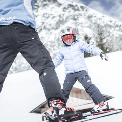 Skifahren-Skischule-Kinder-Hafling-Voeran-Meran2000-mk