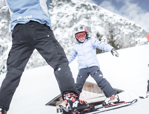 Skifahren-Skischule-Kinder-Hafling-Voeran-Meran2000-mk