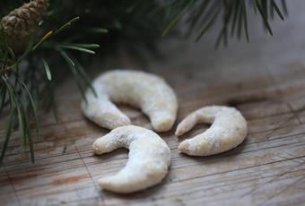 Vanilla Crescent Cookies