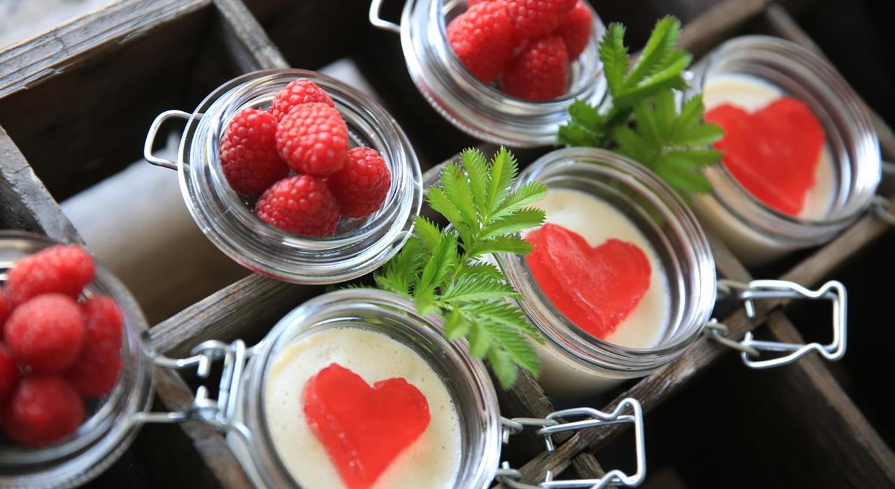 Semolina pudding with raspberry hearts