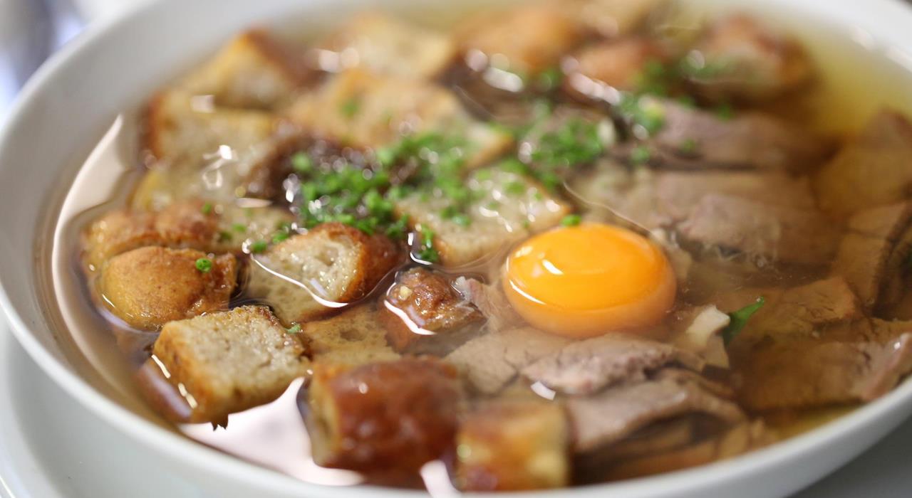 Val Venosta bread soup - Vinschger Brotsuppe