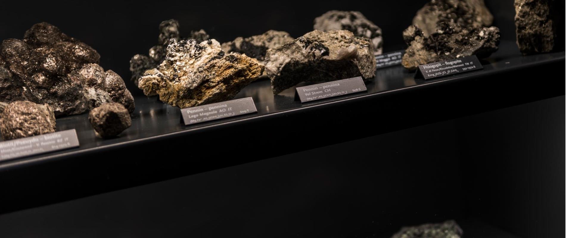 La mostra di minerali nel bunker di Passo Palade - Gampen Gallery