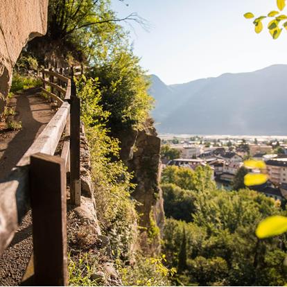 Camminare in autunno nella regione di Lana a Merano e dintorni