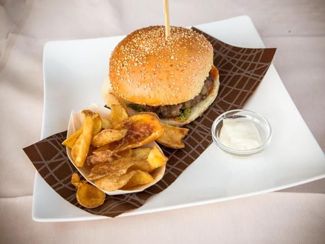 Bahnl Freitag ist Burger Freitag im Restaurant Oberwirt in Vöran