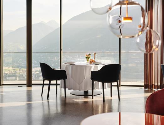 sterneku-che-restaurant-castelfinedining-tischaussicht