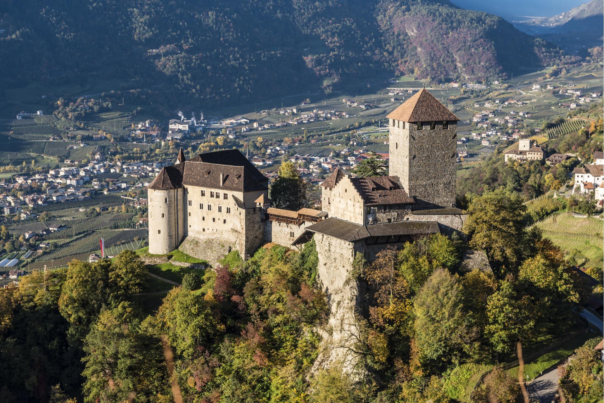 hannes-niederkofler-schloss-tirol-2