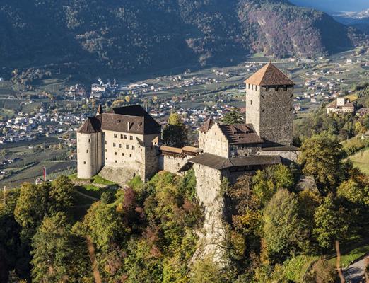 hannes-niederkofler-schloss-tirol-2