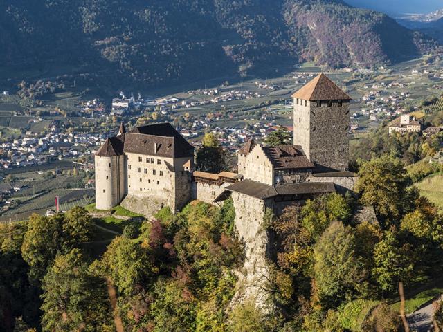 hannes-niederkofler-schloss-tirol-2