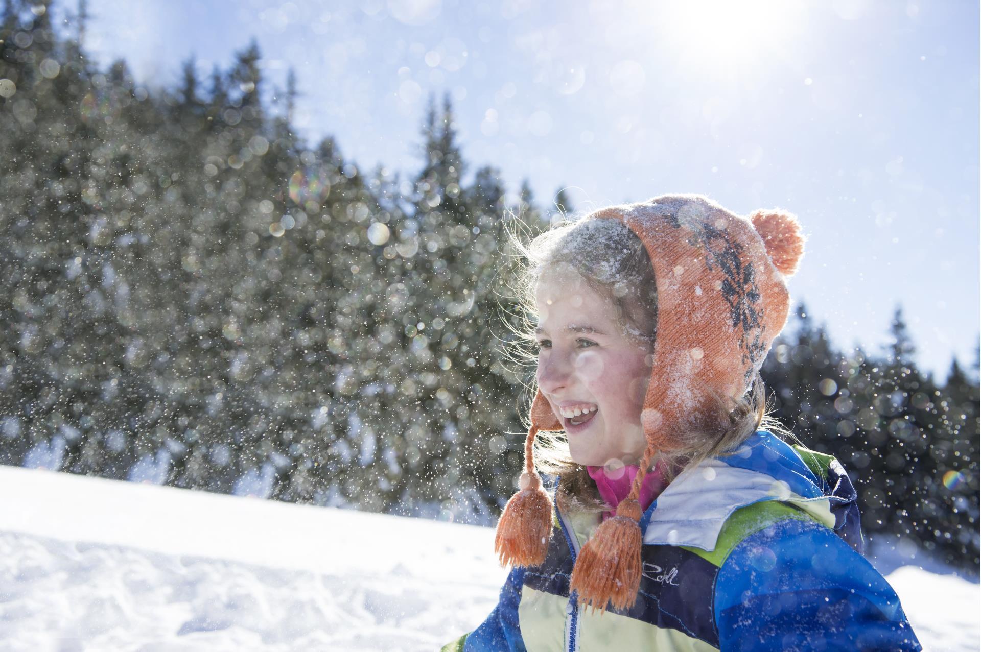 Winter-Vigiljoch-Kind-Lana-und-Umgebung-af