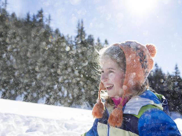 Winter-Vigiljoch-Kind-Lana-und-Umgebung-af