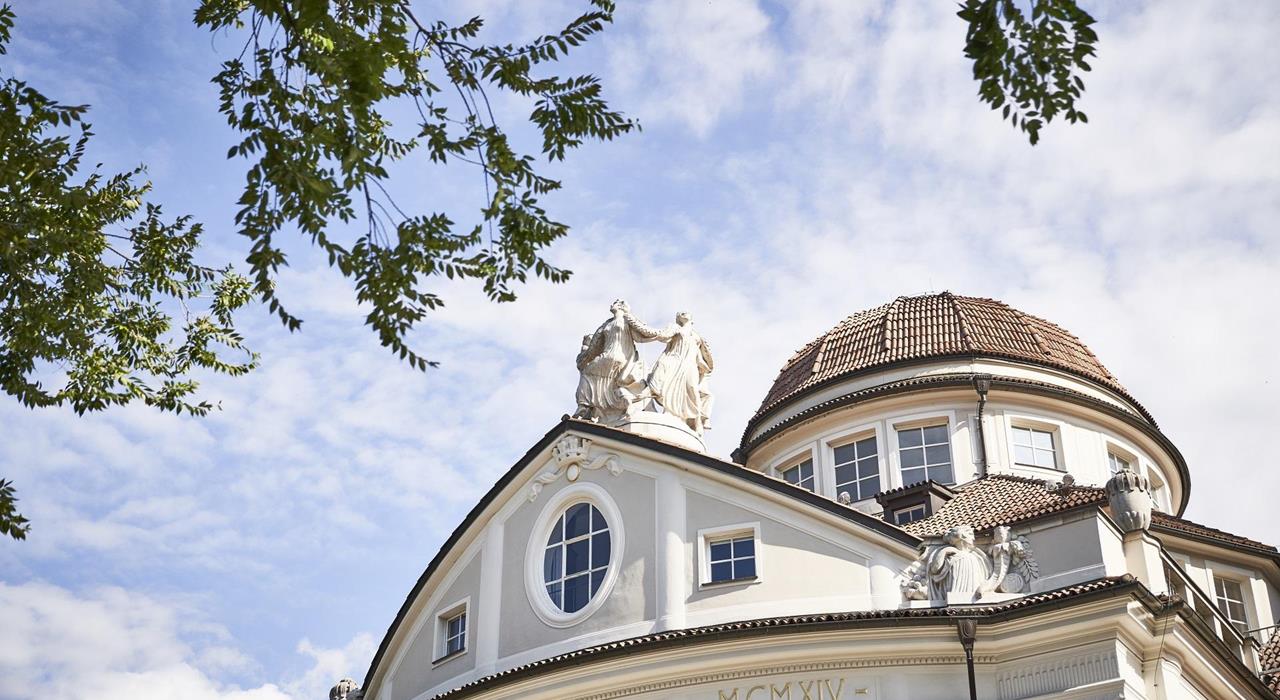 Kurhaus-Meran-Detail-Sommer-TH