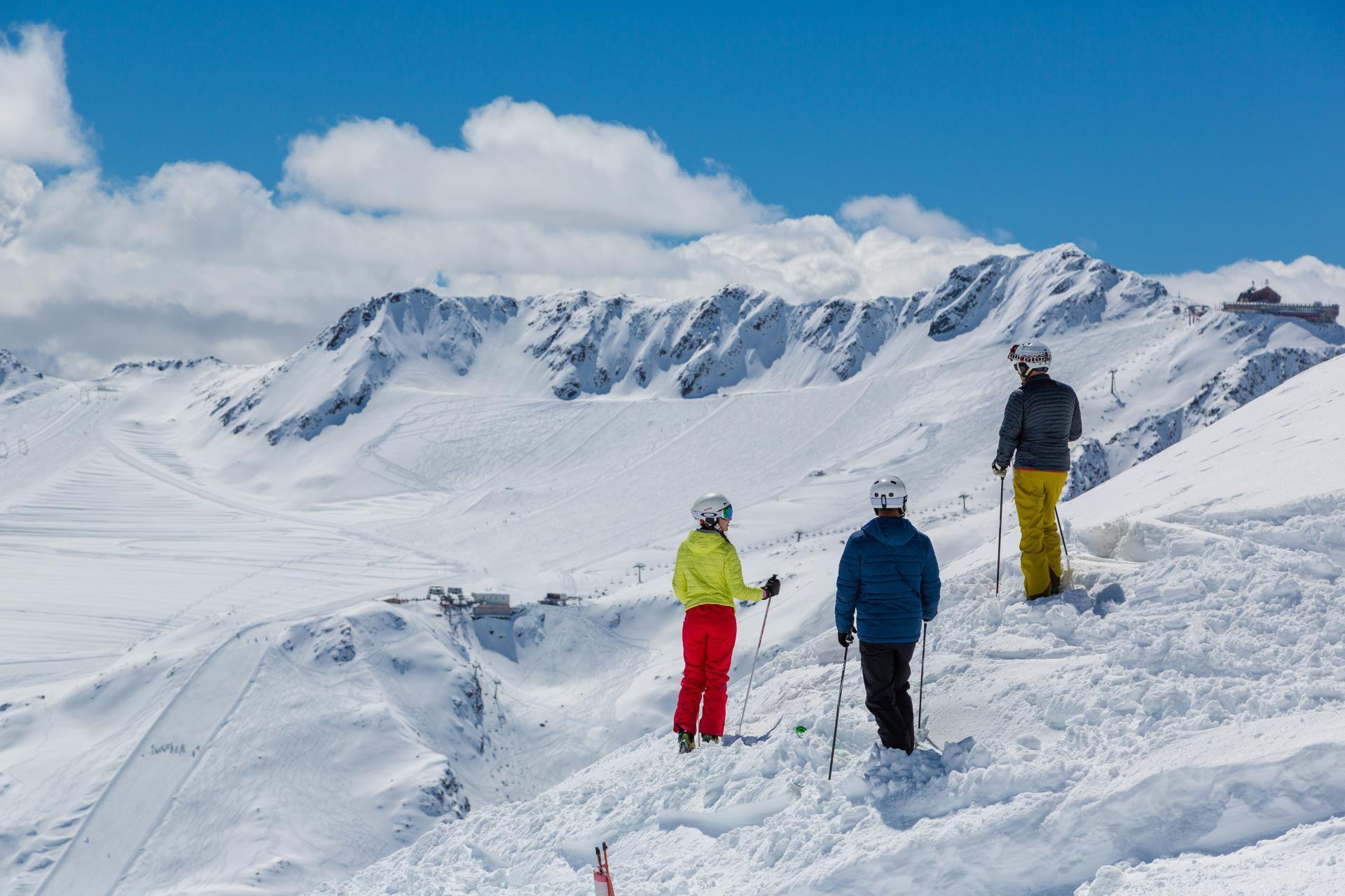 wintersport-pisten-skifahrer-schnalstal-ps